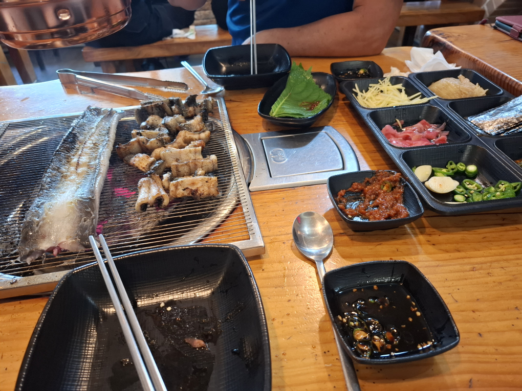 Ppalganjibung (빨간지붕) 1