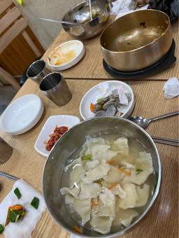 Gyeongabunsikhanongmaeuljeom (경아분식한옥마을점) 1