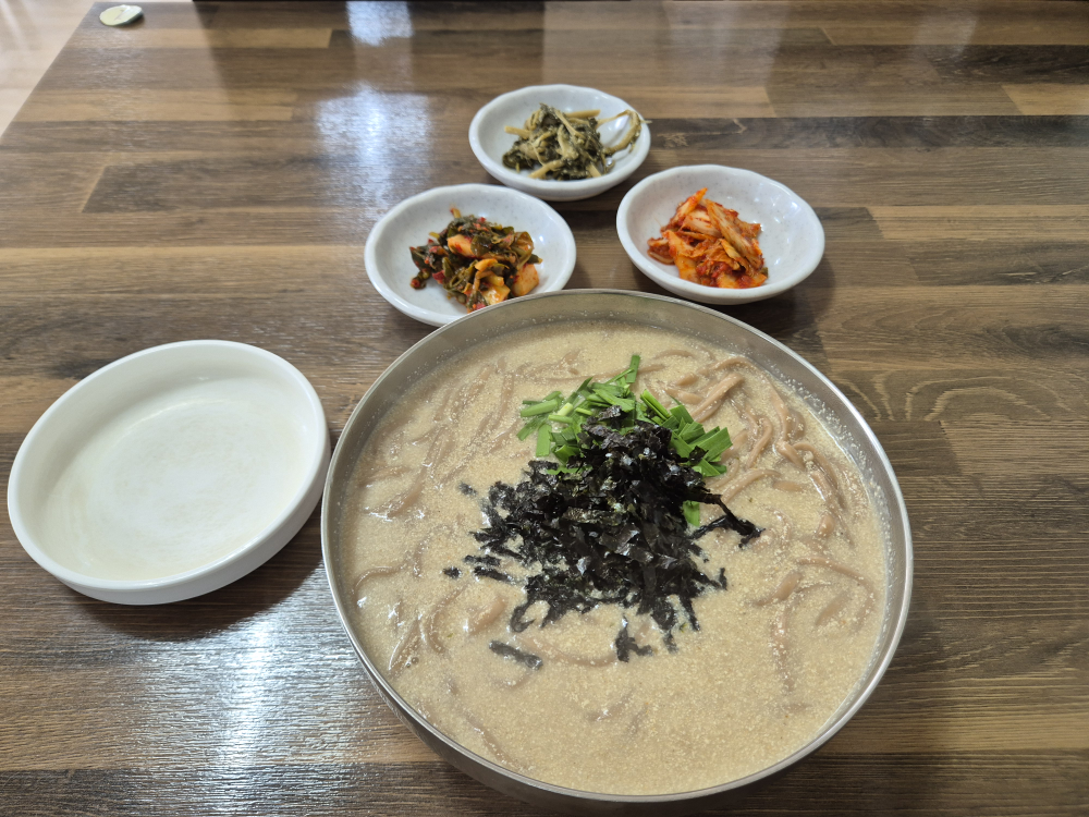 Somunnanilpumkalguksu (소문난일품칼국수) 1