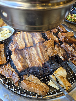 Gangbyeonhanu (강변한우) 2