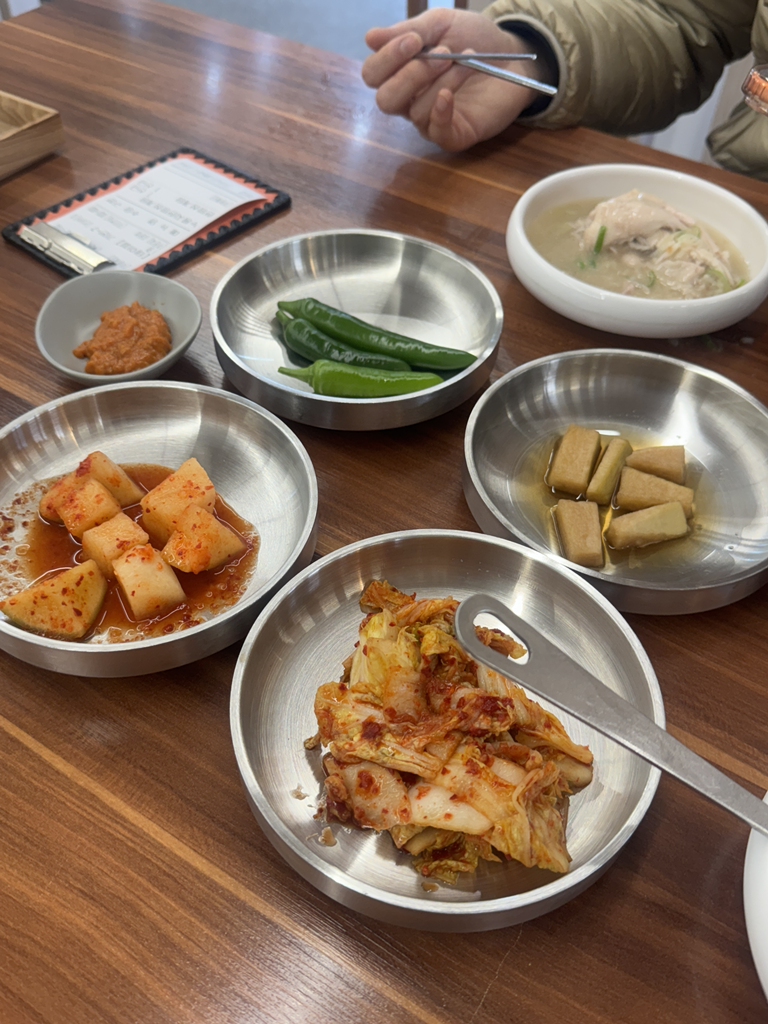 Iucheolhanbangnurungji samgyetang sajikjeom (이우철한방누룽지 삼계탕 사직점) 2