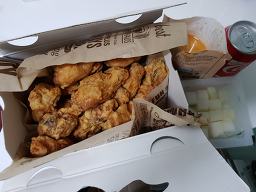 치킨매니아 성대점 사진 4
