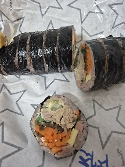 Bongbongssiui yukwaehan gimbapjip (봉봉씨의 유쾌한 김밥집) 2