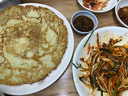Bokgolyangjimaeulmemilguksu (복골양지마을메밀국수) 1