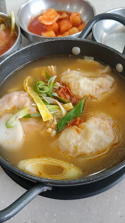 Sariwonmandu (사리원만두) 2