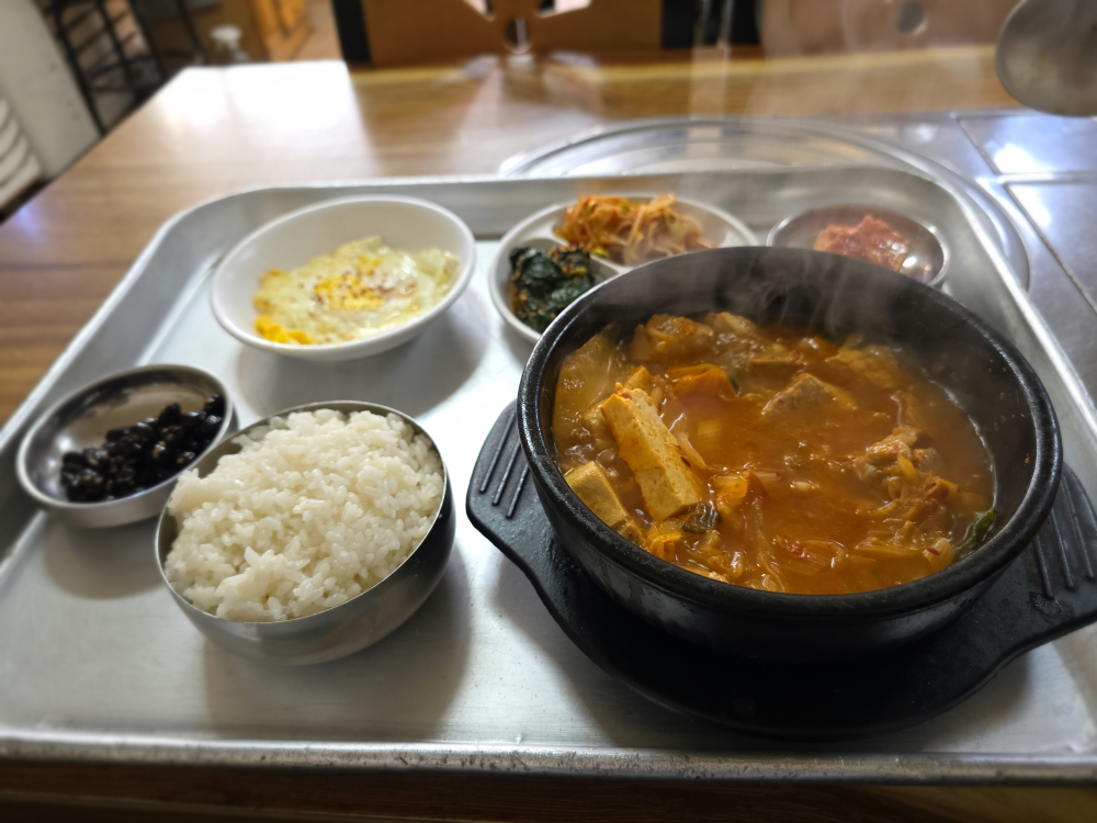 촌돼지김치찌개 사진 2