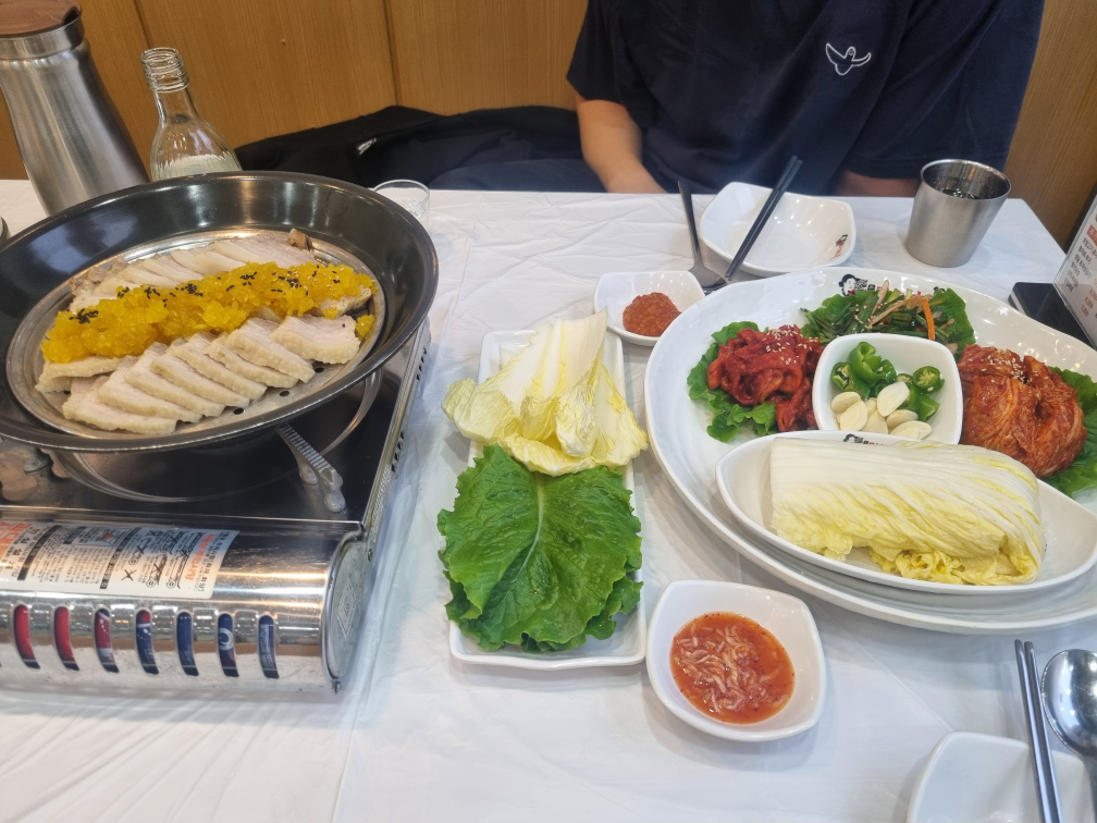 돈통마늘보쌈 2