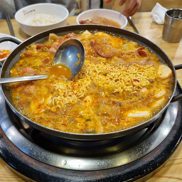 신사부대찌개&품격삼겹살 신도림점 사진 4