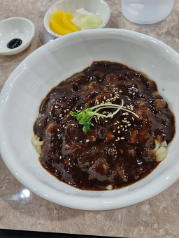 Gyeyangsonjjajangmaeul (계양손짜장마을) 1