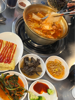 Tongtonggimchijjigae (통통김치찌개) 3