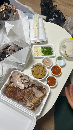Ebadajokbal (에바다족발) 1
