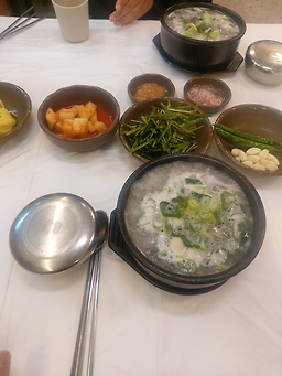 달구지수육국밥 4