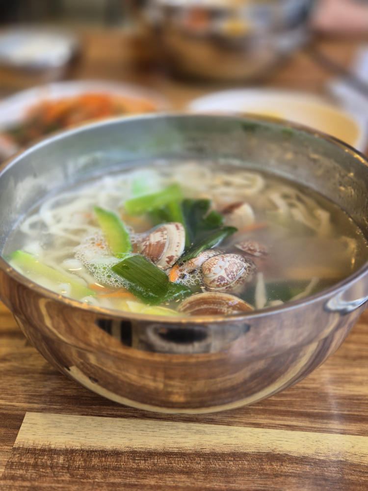 Doganekalguksu (도가네칼국수) 1