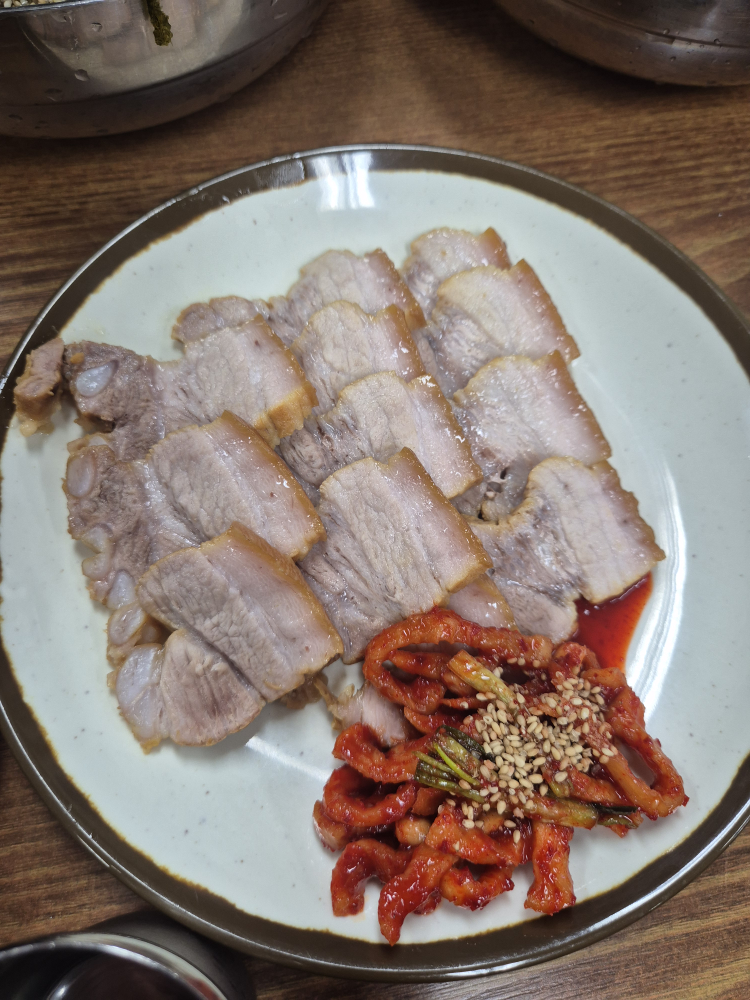 Gangreunghaebyeonmemilmakguksu (강릉해변메밀막국수) 1