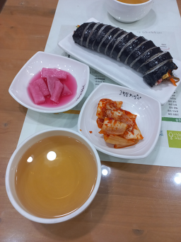 Gobongmingimbapin (고봉민김밥인) 3