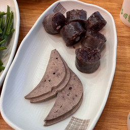 Jeongtteulsundaeguk (정뜰순대국) 1