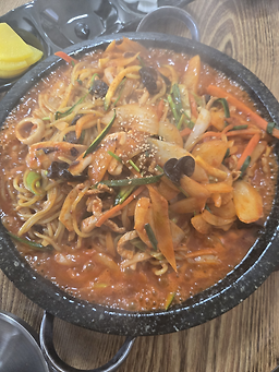 Gimswepeudoljjajang (김쉐프돌짜장) 2