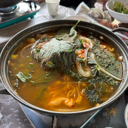 Deokjugolsanjang (덕주골산장) 3