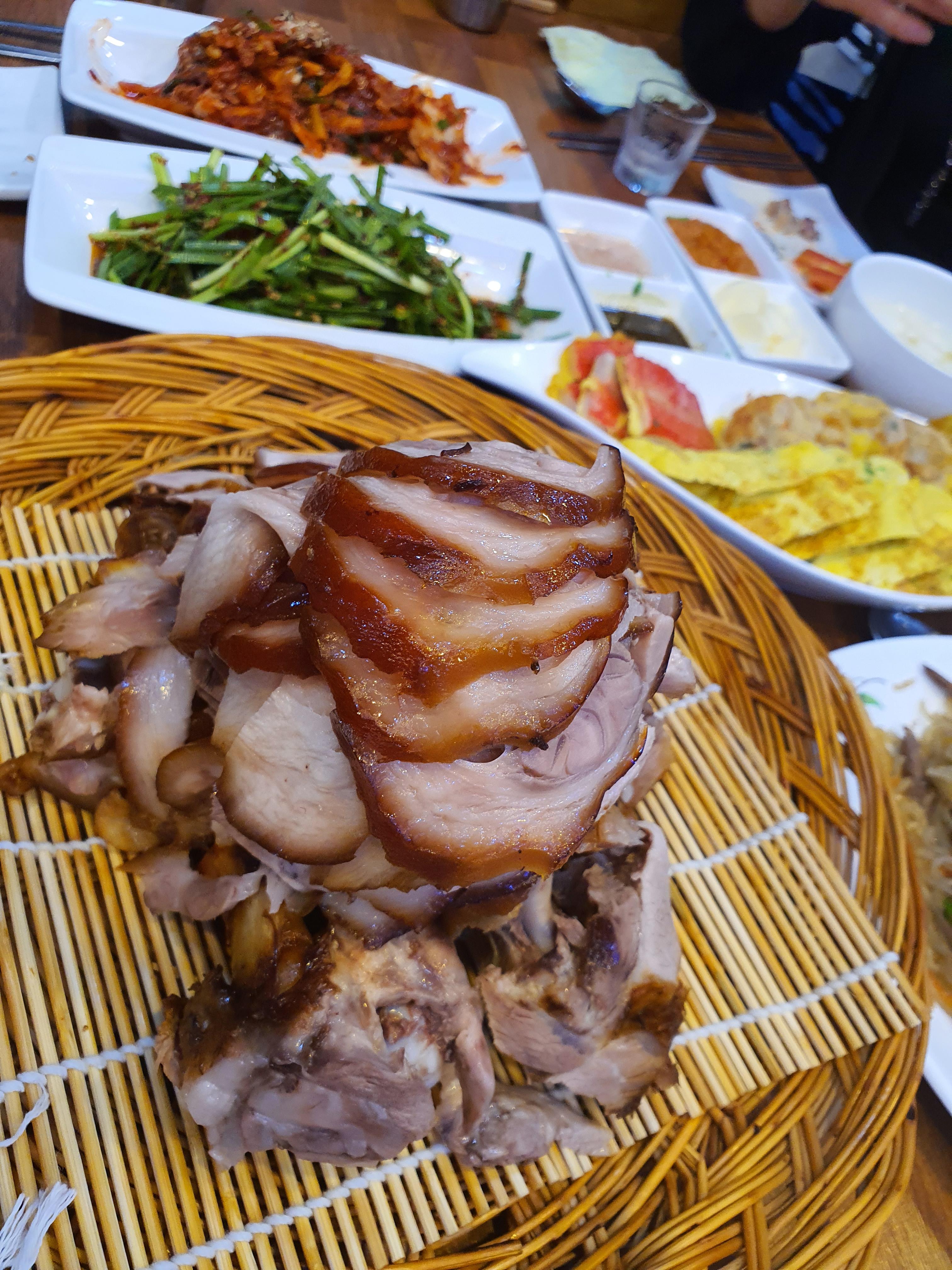 Hanyangjokbal (한양족발) 1