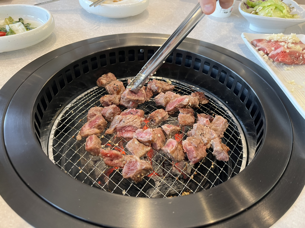 Salsallokso gwacheonjeom (살살녹소 과천점) 1