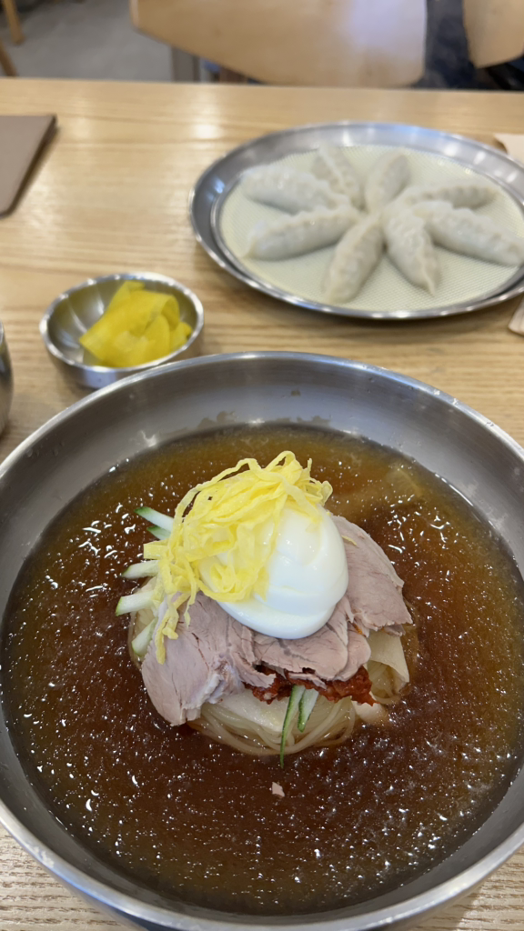 춘하추동밀면 대치직영점 사진 2