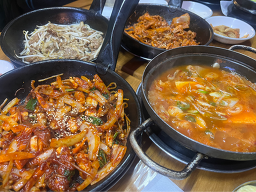 딸부자네불백 가로수길점 대표 사진