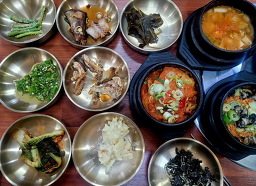 Wangureongssambap (왕우렁쌈밥) 3