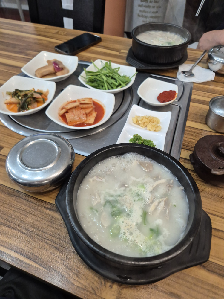 황금돼지국밥 대표 사진