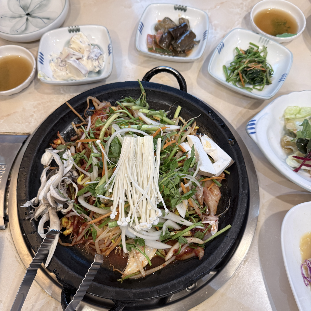 Myeongjangbokgukyongamjeom (명장복국용암점) 2