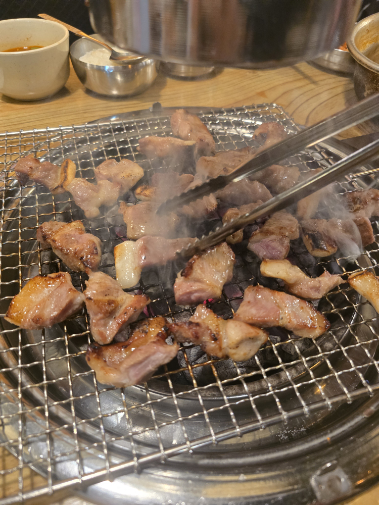 Yangsehouiyetnaldwitgogigumijeom (양세호의옛날뒷고기구미점) 1