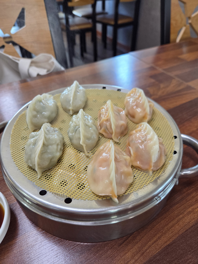 Halmeonisonkalguksu (할머니손칼국수) 2
