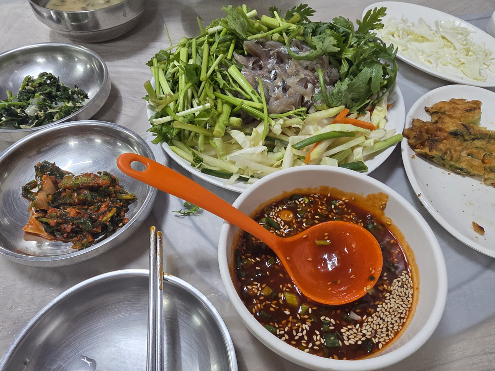 Busangijang kkomjangeo anago (부산기장 꼼장어 아나고) 3