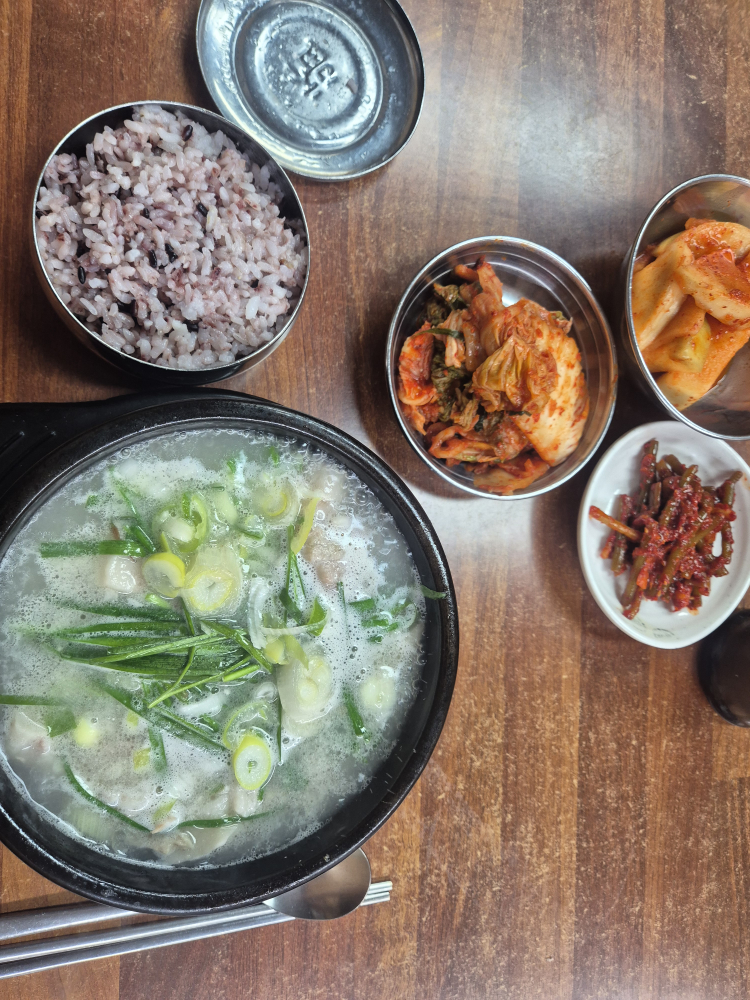 부산돼지국밥보쌈 사진 3
