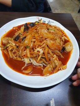 Oneuleunjjamppongttaenggineunnal (오늘은짬뽕땡기는날) 2