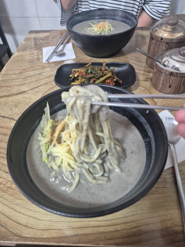 진관삼거리식당 1