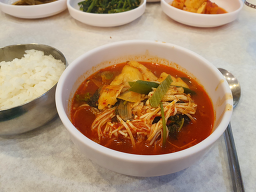 Yeongnammaeuntang (영남매운탕) 2