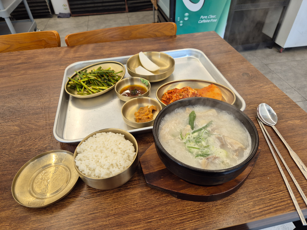 안녕돼지국밥 사진 2