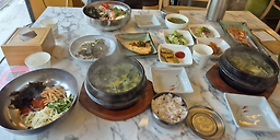 Gayeonjangmiyeokguk jeongchan (가연장미역국 정찬) 1