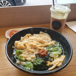 Jindariudongjip (진다리우동집) 1