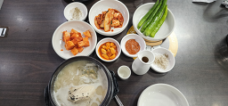 Jihohanbangsamgyetang (지호한방삼계탕) 3