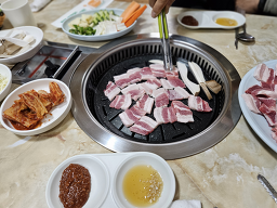 Dwaejisikyuksikdang 1