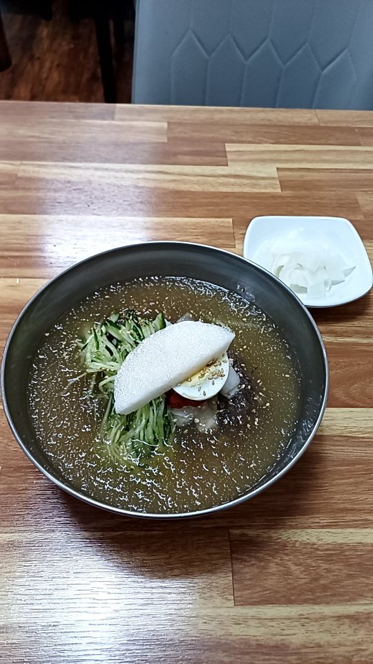 Gaeseongchiknaengmyeon (개성칡냉면) 1