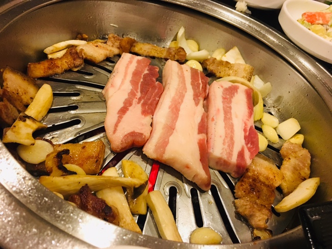 제주토종흑돼지 이수역직판점 사진 2