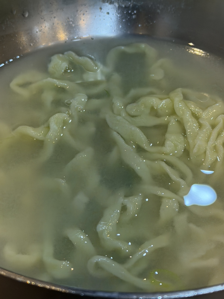 Cheonnyeonchosonkalguksu (천년초손칼국수) 2