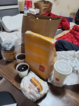 맥도날드 강남삼성DT점 대표 사진