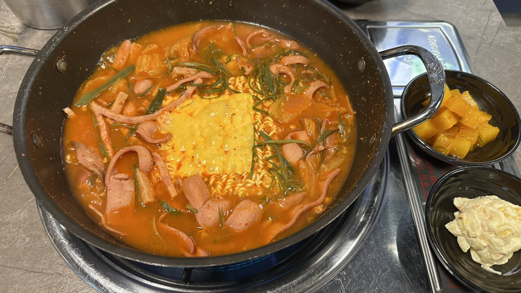 보글지글 부대찌개&닭볶음탕 대표 사진