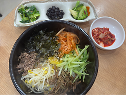 Sagyejeolgimbap (사계절김밥) 1