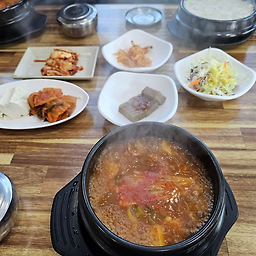 Samdaejjaesondubu (삼대째손두부) 1
