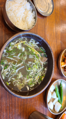 Jangsunajugomtang (장수나주곰탕) 1
