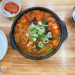 형제골뼈다귀순대국 2